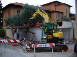 24 - DEMOLIZIONE GARAGE 